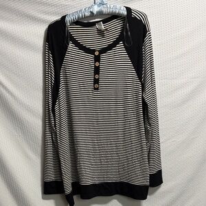 Honeyme Black and White Striped Top